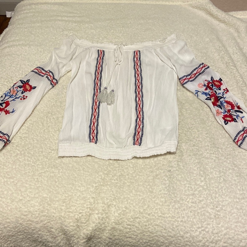 Xhiliration long sleeved, off the shoulder shirt